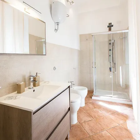 Cagliaritane Notti In Centro Πανσιόν Κάλιαρι